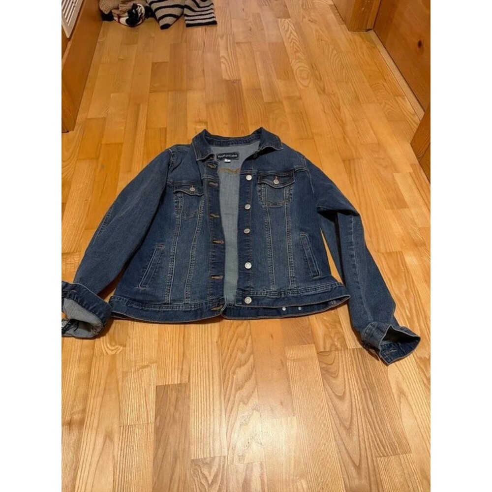 Women’s Jean Jacket - Maurice’s size Large - stretchy